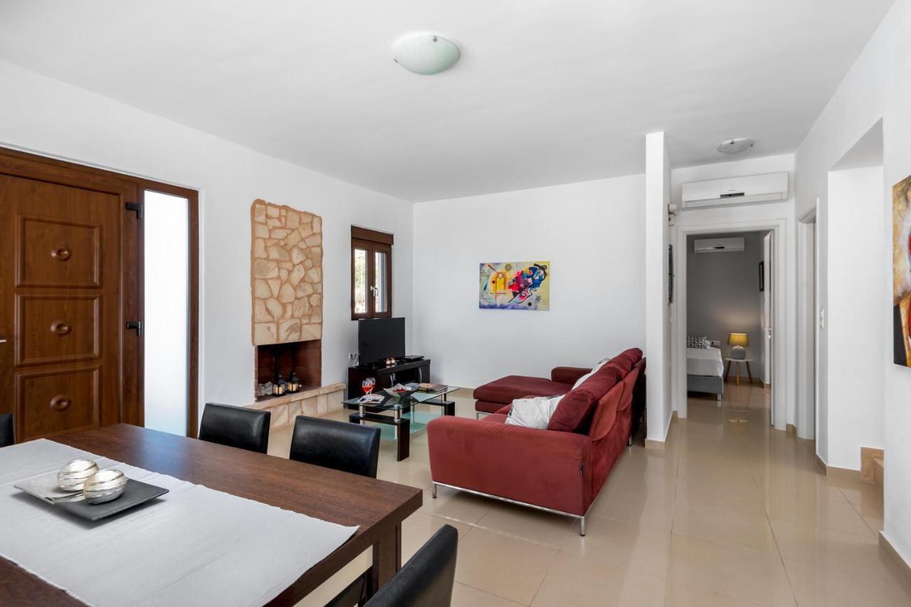 Aggelina Villa Pefki  외부 사진